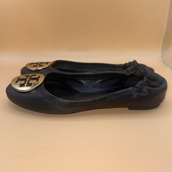 Tory Burch flats with gold emblem, size 6.5 - Picture 2 of 4